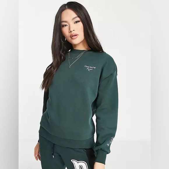 Puma Wellness Club sweatshirt in dark green - Picture 1 of 4